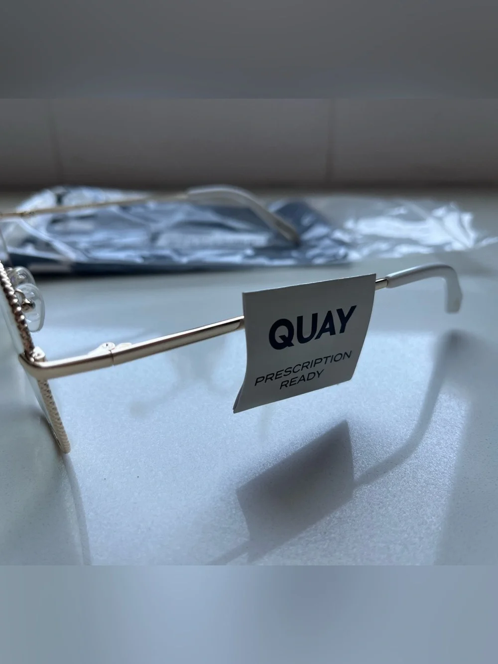 Quay Australia Jezebell Twist gold metal blue-light glasses - NWT!
